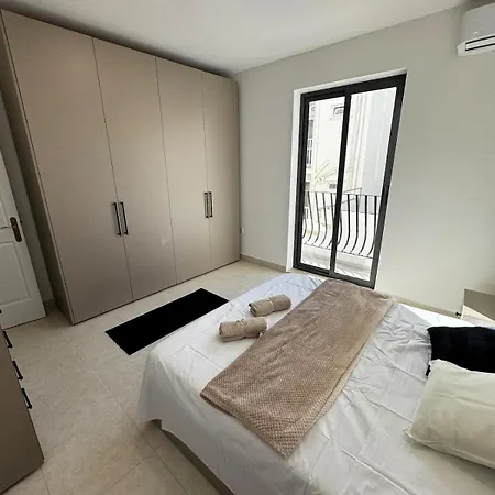 New Stylish 2 Bedroom In Msida Lägenhet *