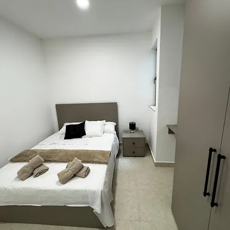New Stylish 2 Bedroom In Msida Lägenhet