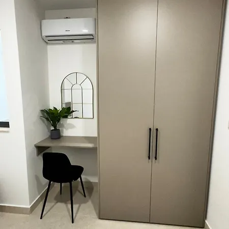 New Stylish 2 Bedroom In Msida Lägenhet