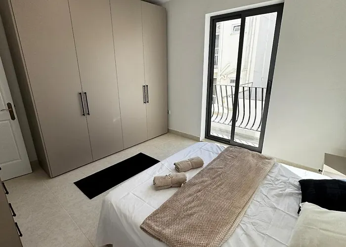 New Stylish 2 Bedroom In Msida Apartment *